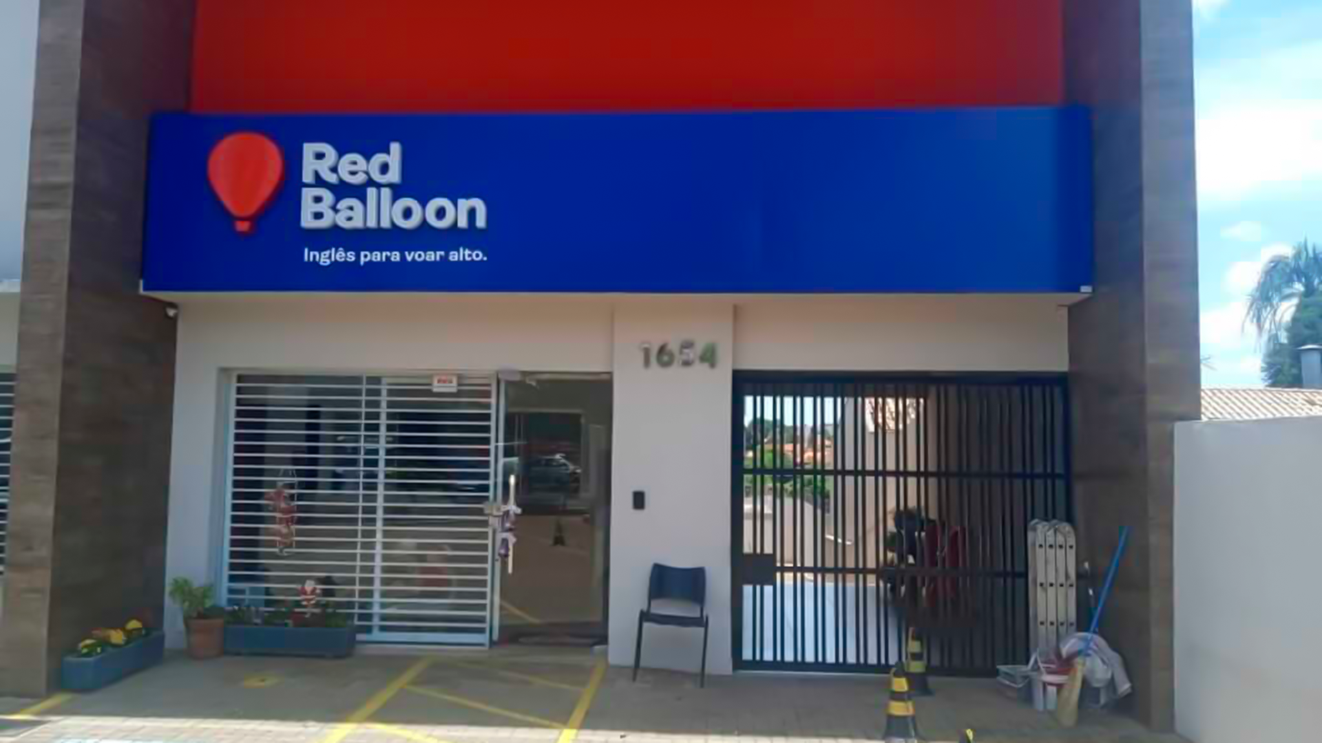 Fachada Red Ballon, Fabricado pela Lumilon Comunicação Visual